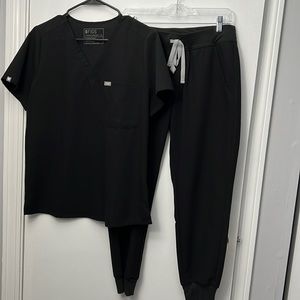 Figs black scrub set